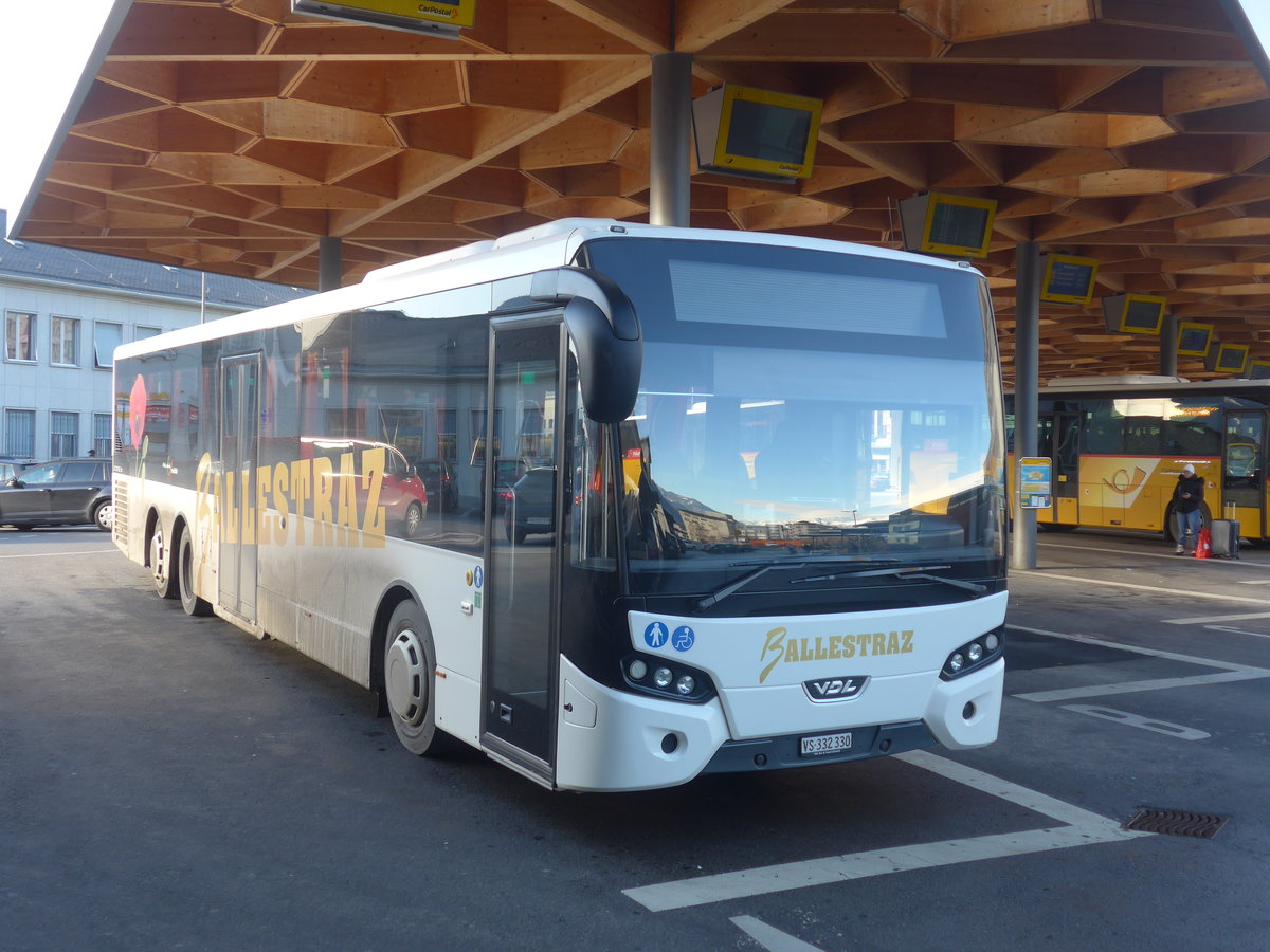 (213'369) - Ballestraz, Grne - VS 332'330 - VDL am 4. Januar 2020 beim Bahnhof Sion