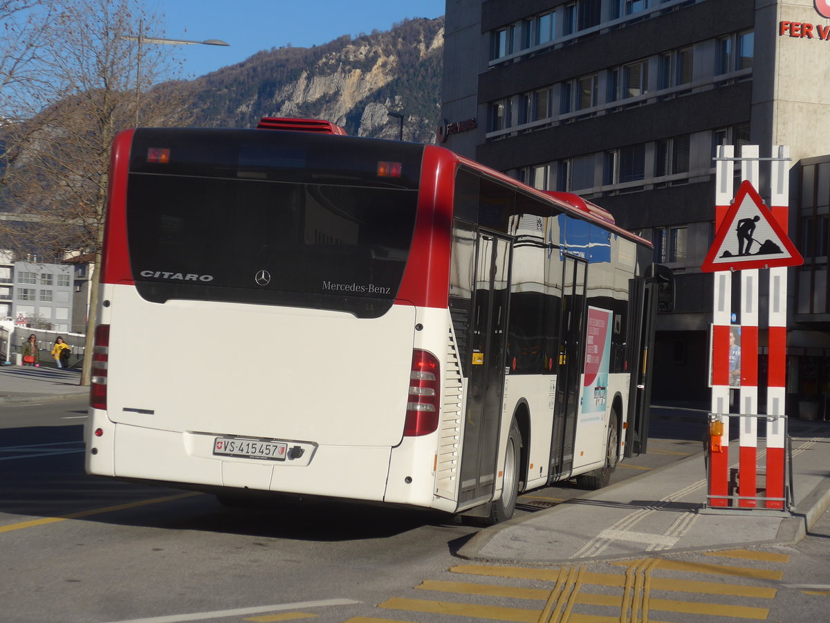 (214'811) - PostAuto Wallis - Nr. 72/VS 415'457 - Mercedes (ex Lathion, Sion Nr. 72) am 22. Februar 2020 beim Bahnhof Sion