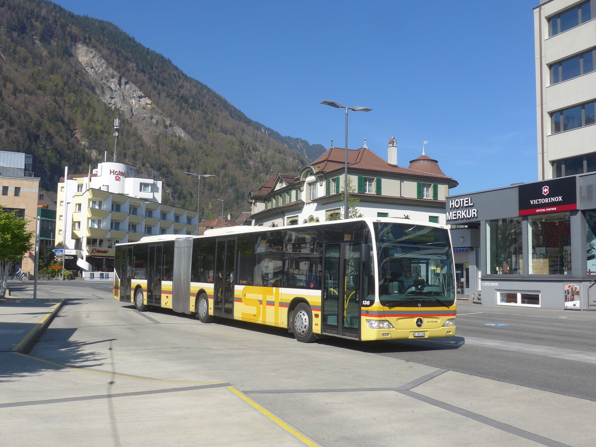 (216'087) - STI Thun - Nr. 136/BE 801'136 - Mercedes am 15. April 2020 beim Bahnhof Interlaken West