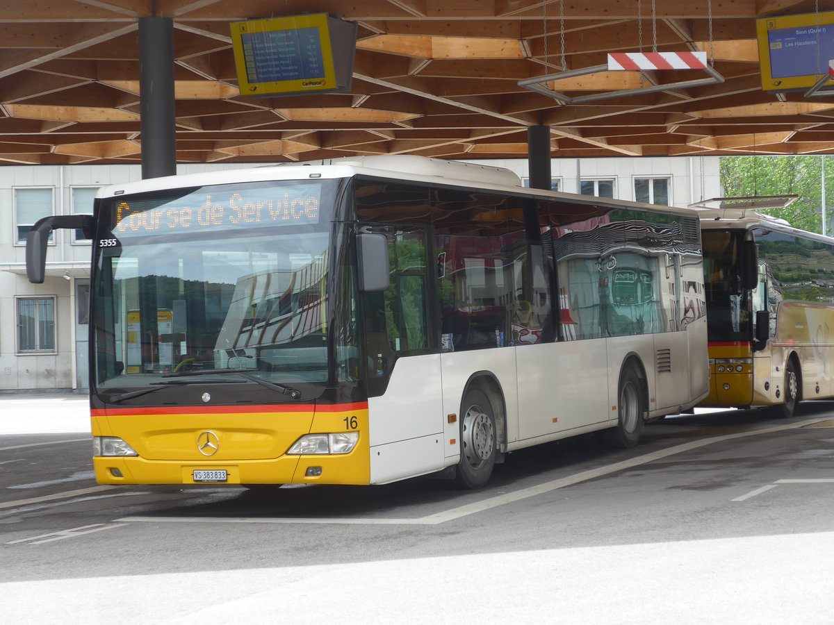 (216'692) - Lathion, Sion - Nr. 16/VS 383'833 - Mercedes (ex TPC Aigle) am 2. Mai 2020 beim Bahnhof Sion