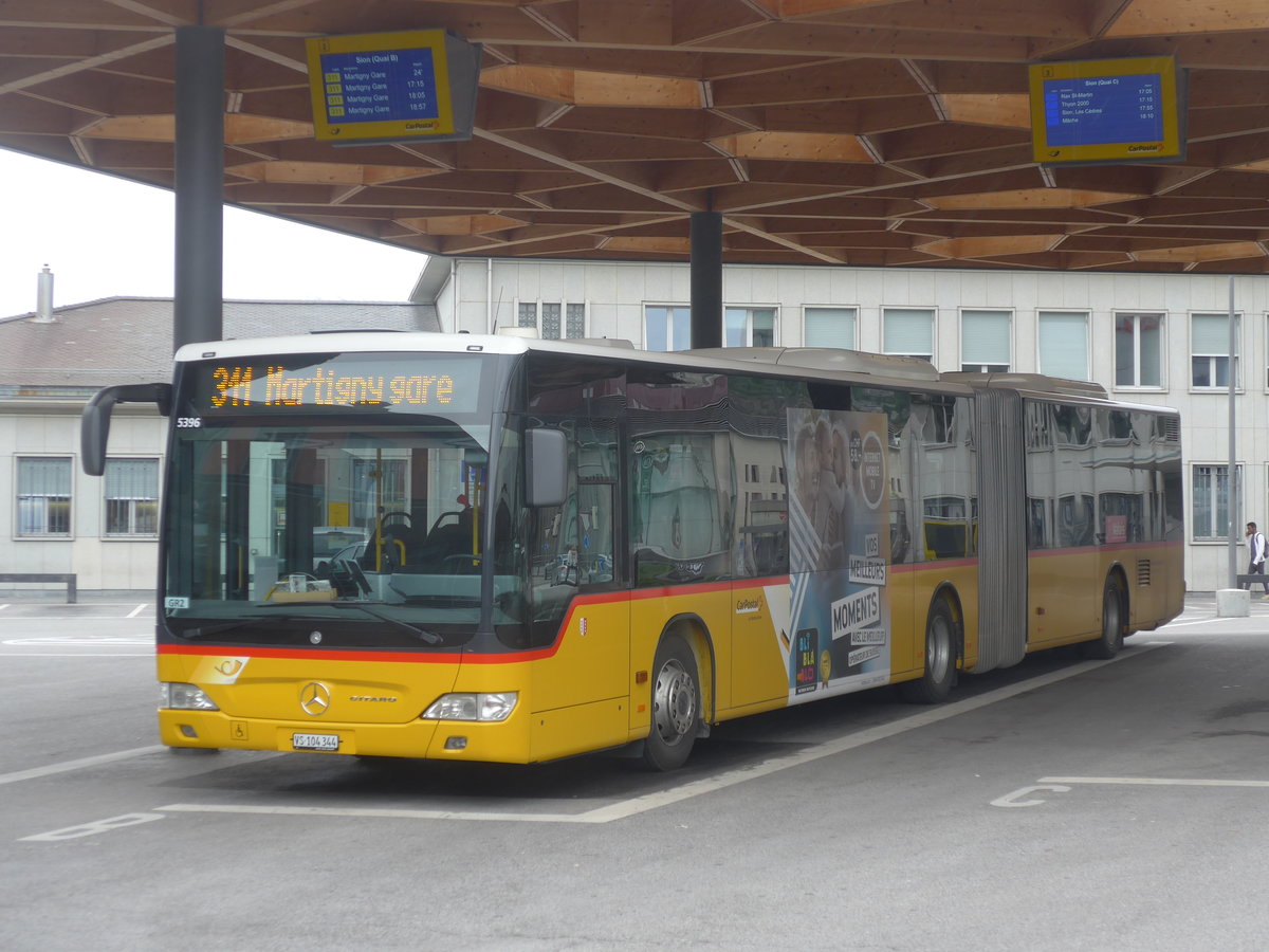 (216'709) - Buchard, Leytron - VS 104'344 - Mercedes am 2. Mai 2020 beim Bahnhof Sion