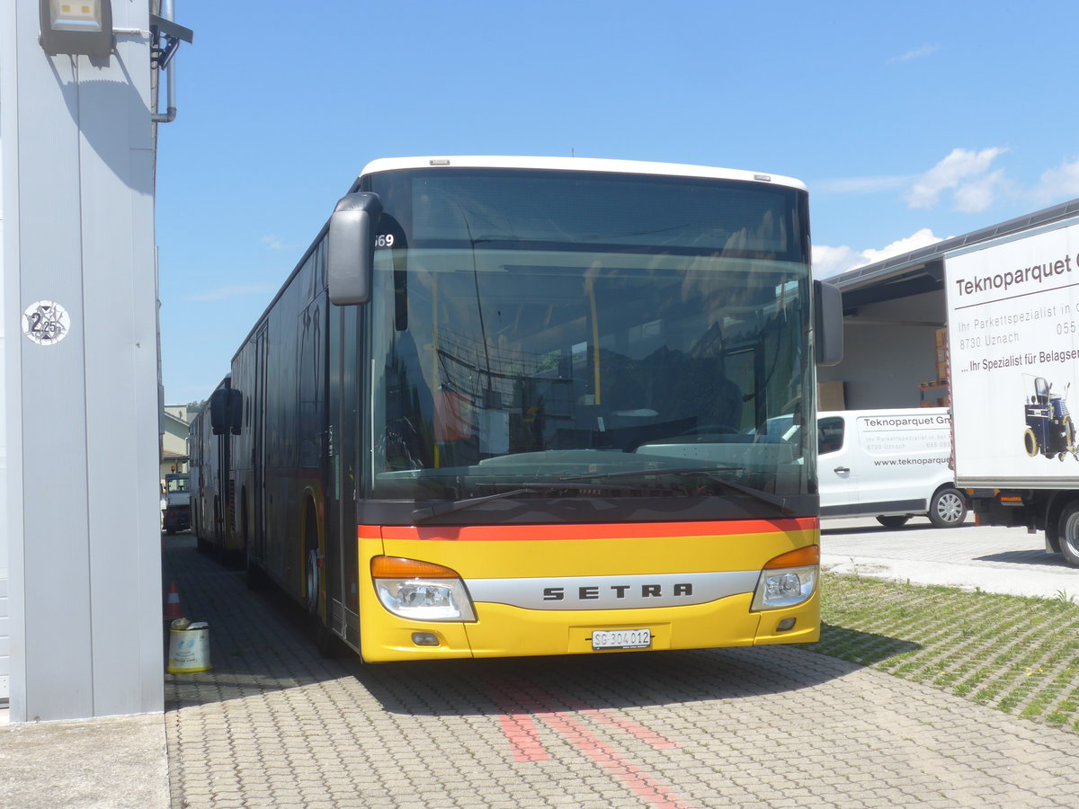 (216'843) - PostAuto Ostschweiz - SG 304'012 - Setra am 9. Mai 2020 in Uznach, Garage