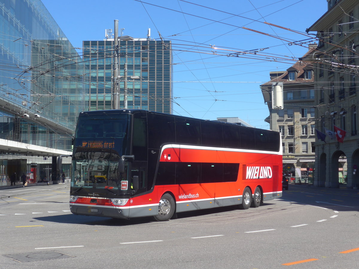 (219'189) - Wieland, Murten - Nr. 93/FR 300'600 - Van Hool am 27. Juli 2020 beim Bahnhof Bern