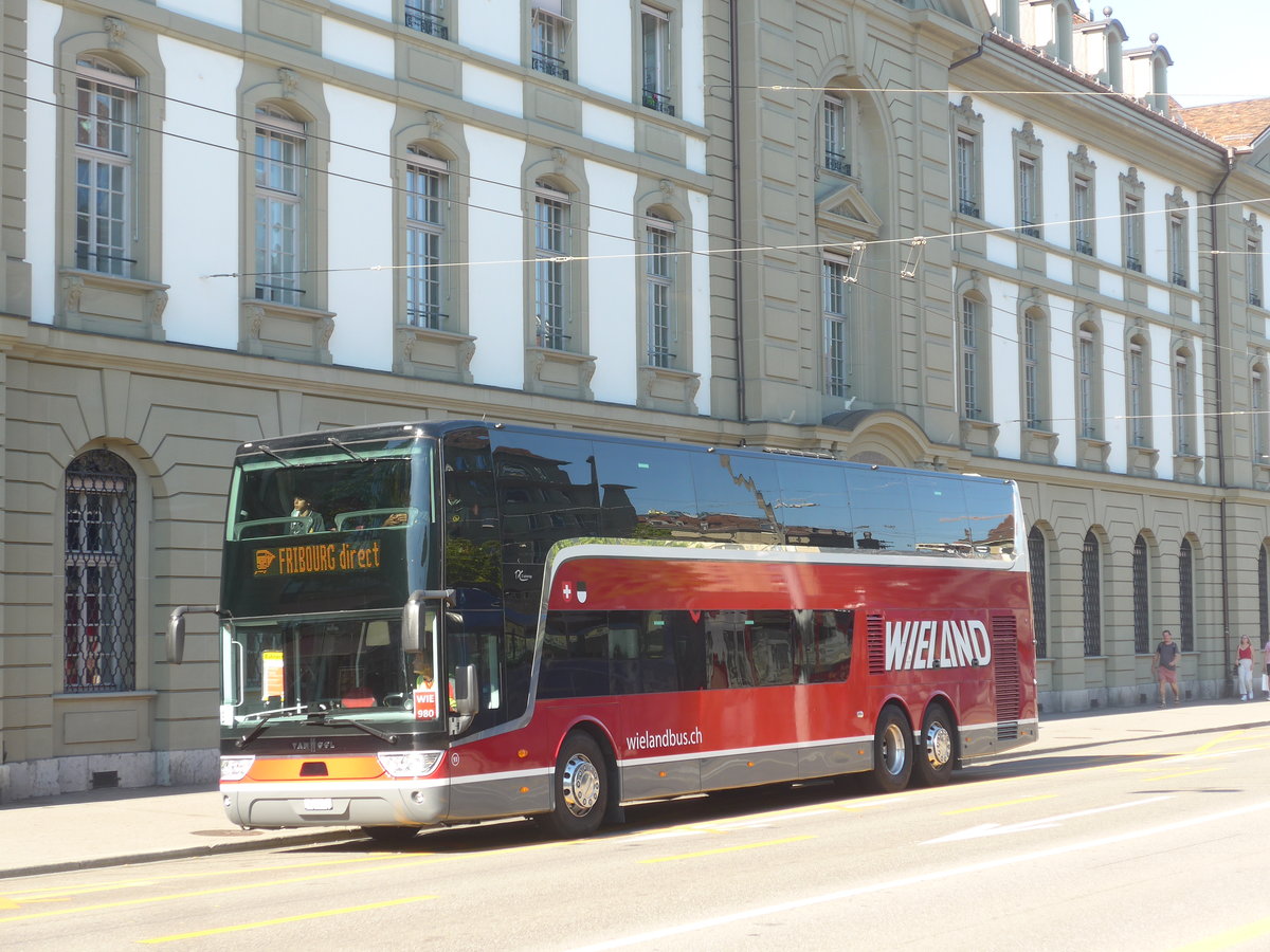 (219'511) - Wieland, Murten - Nr. 93/FR 300'600 - Van Hool am 8. August 2020 beim Bahnhof Bern