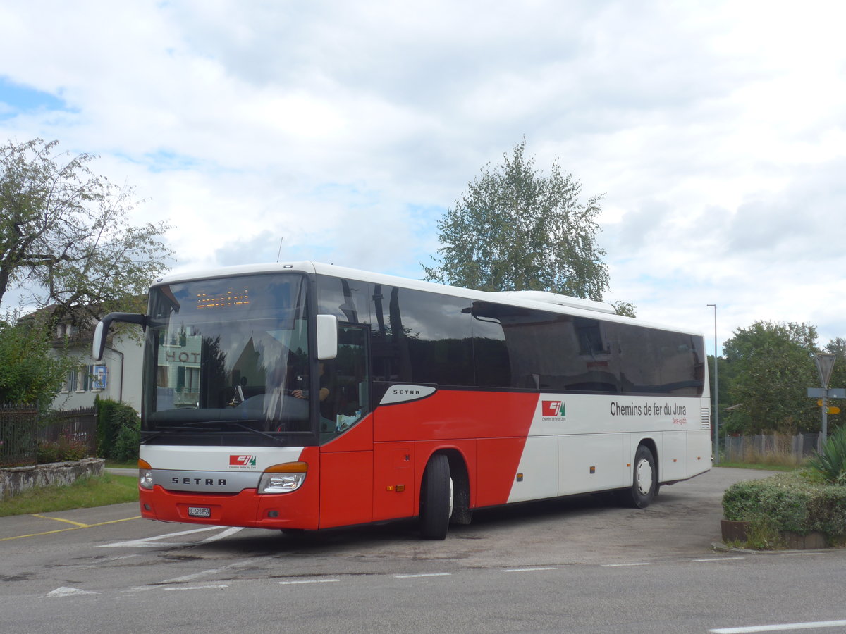 (220'371) - CJ Tramelan - Nr. 124/BE 628'859 - Setra am 31. August 2020 in Vendlincourt, Route d'Alle