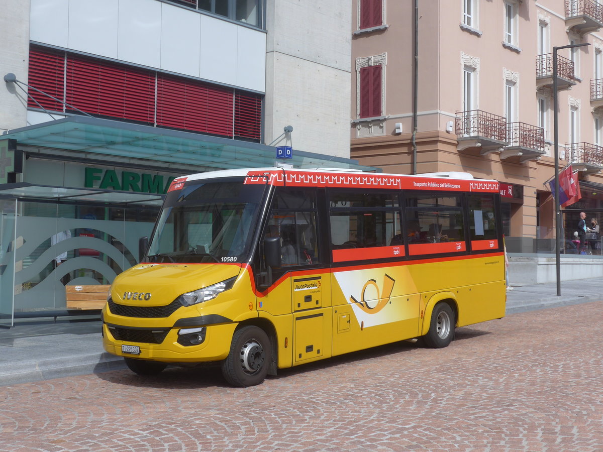 (221'469) - AutoPostale Ticino - TI 295'302 - Iveco/Sitcar am 26. September 2020 beim Bahnhof Bellinzona