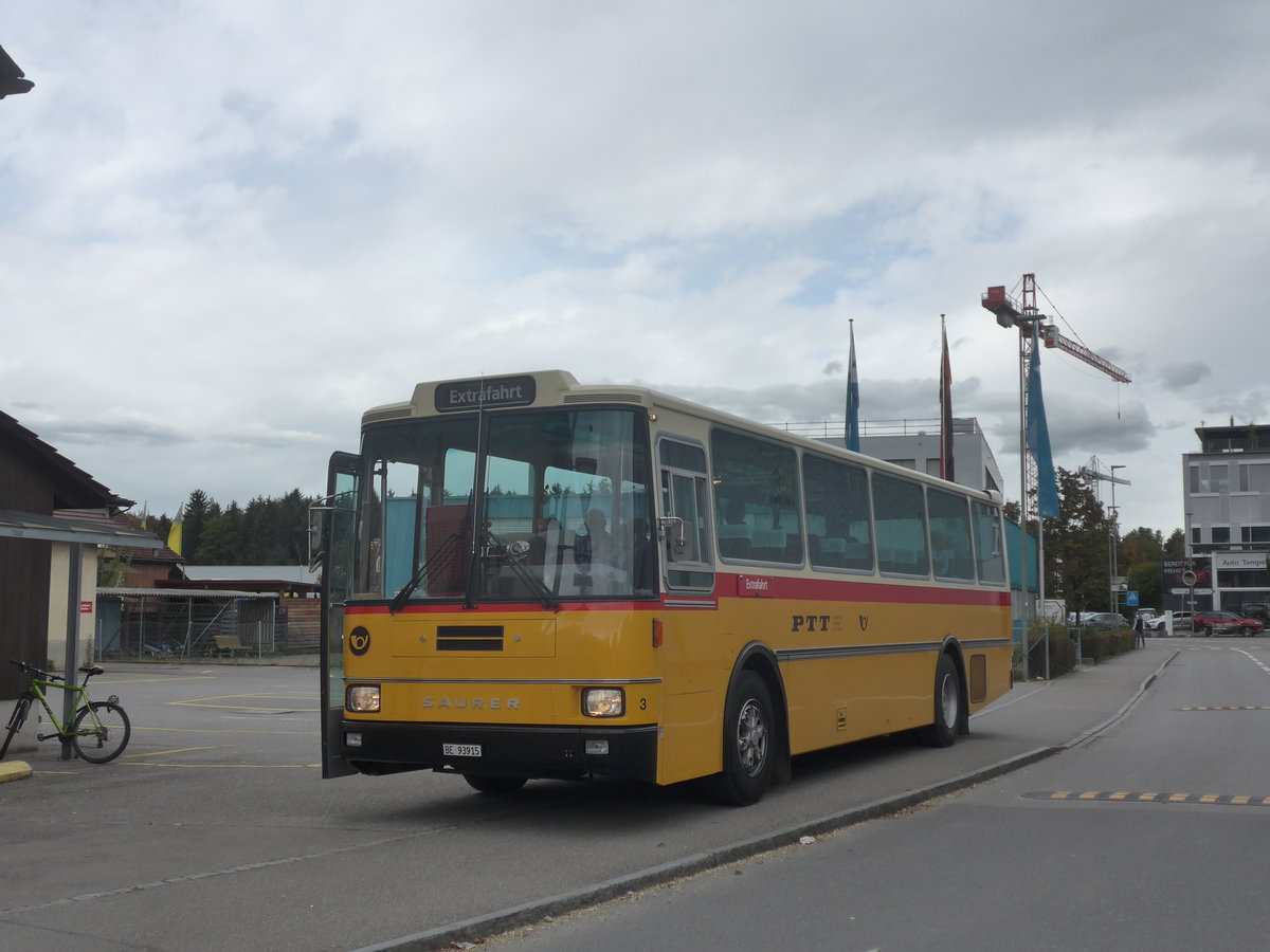 (221'621) - Kolb, Grasswil - Nr. 3/BE 93'915 - Saurer/R&J (ex Schmocker, Stechelberg Nr. 3; ex Schmocker, Stechelberg Nr. 1; ex Gertsch, Stechelberg Nr. 1) am 4. Oktober 2020 in Thun-Allmendingen, Rest. Kreuz