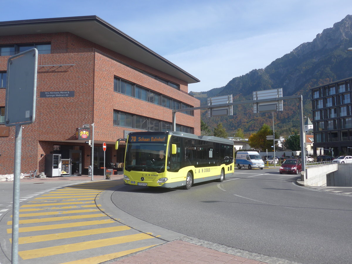 (222'414) - Aus Oesterreich: Landbus Oberes Rheintal, Feldkirch - FK 3 FCD - Mercedes am 22. Oktober 2020 beim Bahnhof Schaan 