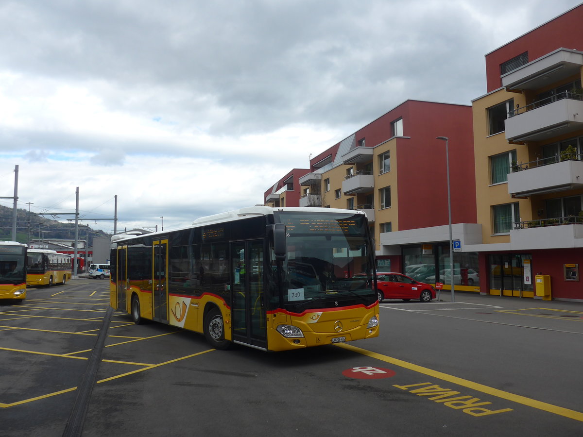 (224'425) - Hfliger, Sursee - Nr. 33/LU 206'424 - Mercedes am 27. Mrz 2021 beim Bahnhof Stansstad