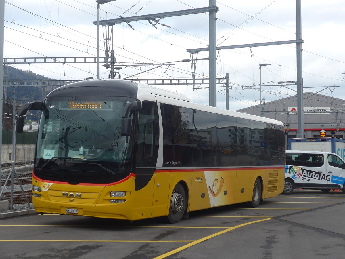 (224'434) - PostAuto Zentralschweiz - Nr. 20/OW 10'070 - MAN (ex Dillier, Sarnen Nr. 20) am 27. Mrz 2021 beim Bahnhof Stansstad