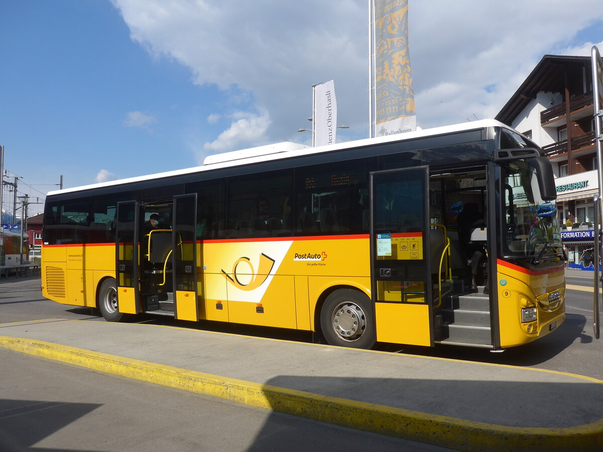 (225'187) - Flck, Brienz - Nr. 9/BE 156'358 - Iveco am 21. April 2021 beim Bahnhof Brienz