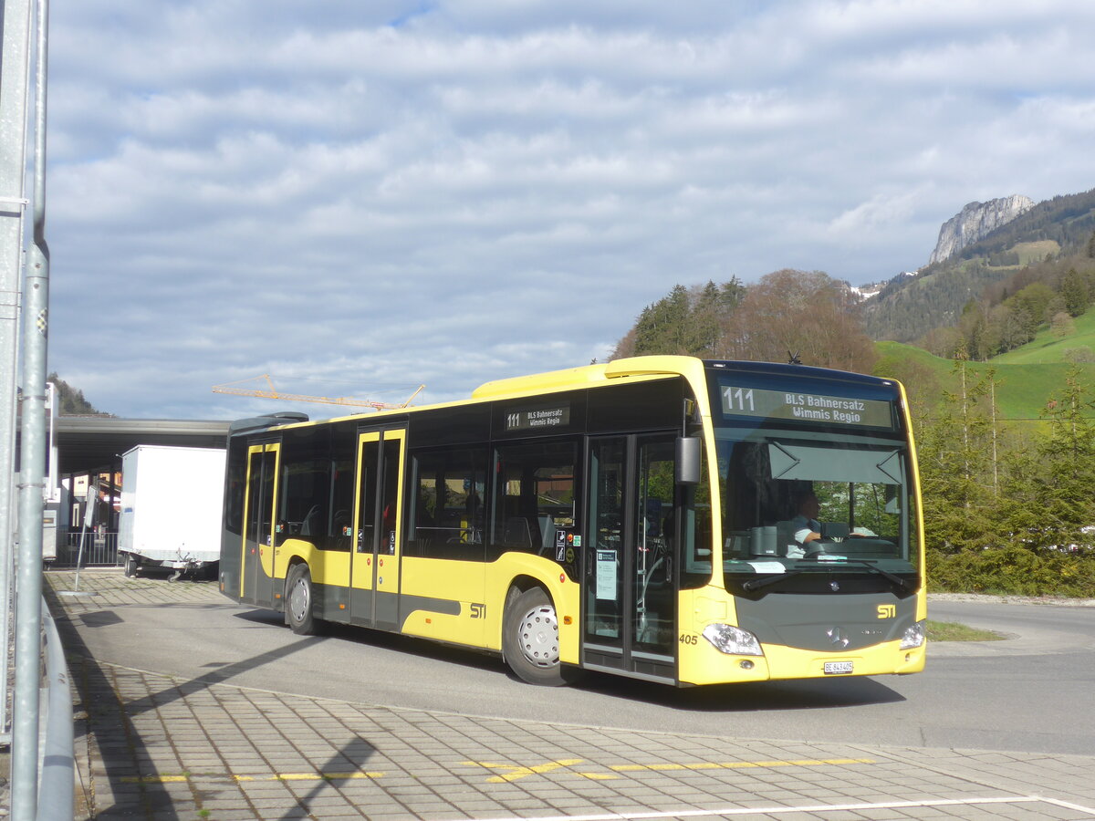 (225'320) - STI Thun - Nr. 405/BE 843'405 - Mercedes am 30. April 2021 beim Bahnhof Oey-Diemtigen