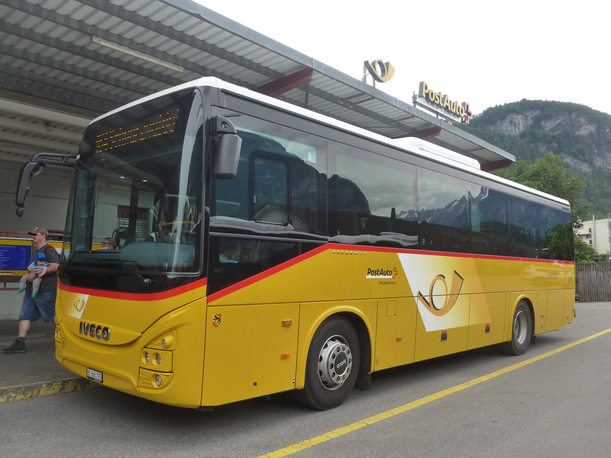 (226'116) - Flck, Brienz - Nr. 25/BE 868'725 - Iveco am 3. Juli 2021 in Meiringen, Postautostation