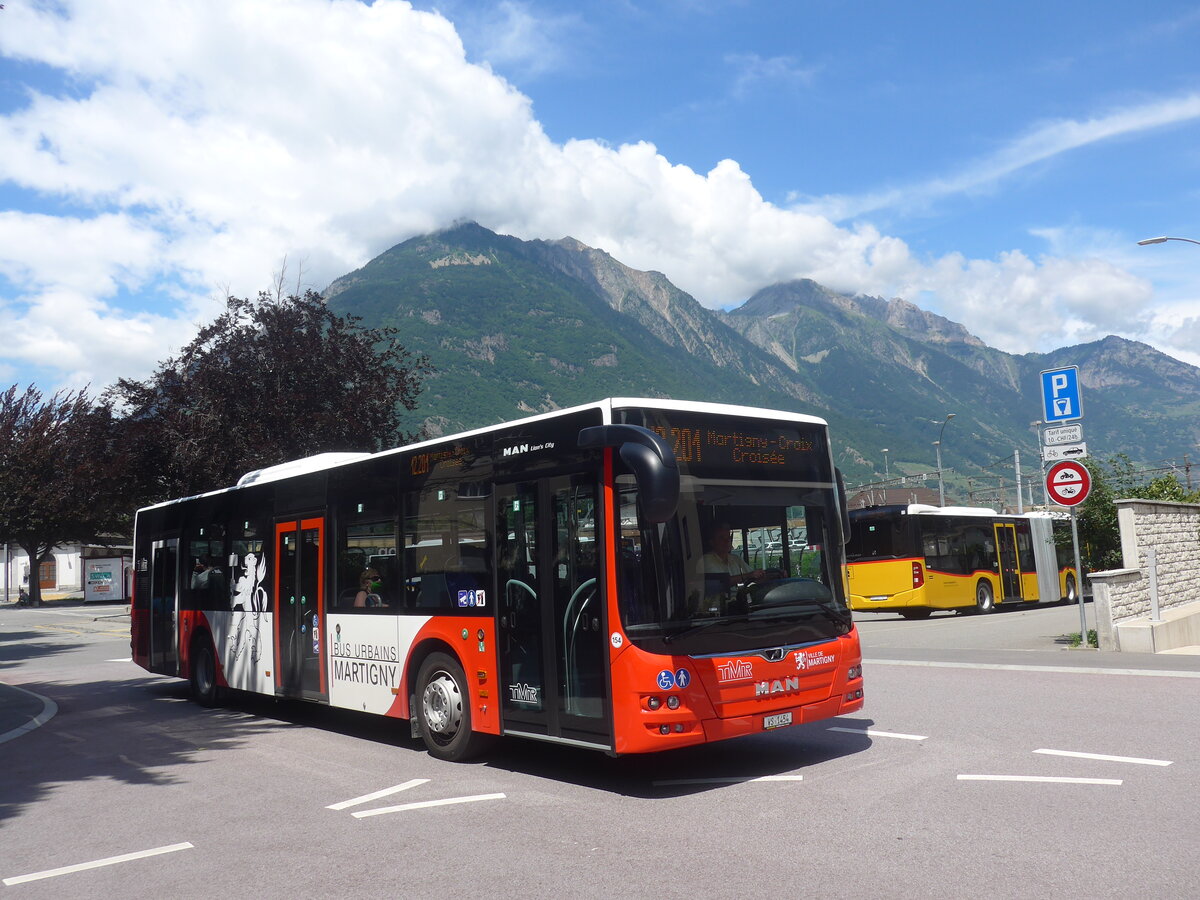 (226'526) - TMR Martigny - Nr. 154/VS 1454 - MAN am 17. Juli 2021 beim Bahnhof Martigny