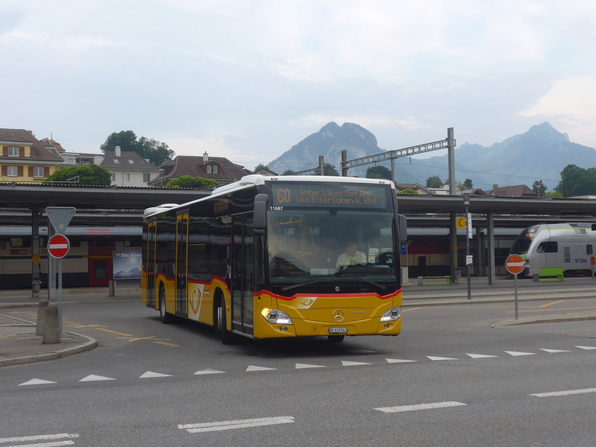 (226'682) - PostAuto Bern - BE 610'543 - Mercedes am 24. Juli 2021 beim Bahnhof Spiez