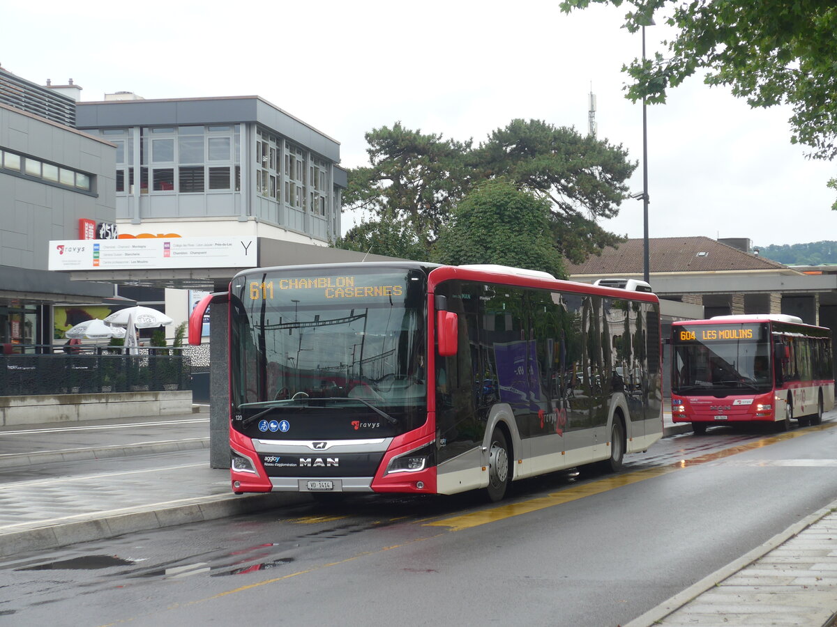 (226'869) - TRAVYS Yverdon - Nr. 120/VD 1414 - MAN am 1. August 2021 beim Bahnhof Yverdon