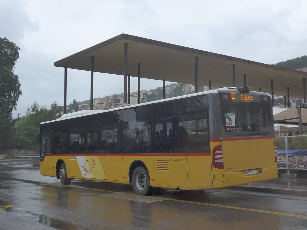 (226'942) - CarPostal Ouest - NE 110'426 - Mercedes (ex JU 28'172; ex Nr. 57; ex Stucki, Porrentruy Nr. 29) am 1. August 2021 beim Bahnhof Neuchtel