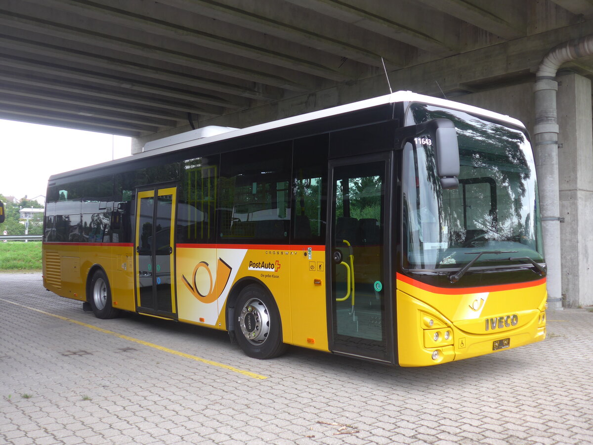 (226'945) - PostAuto Graubnden - PID 11'643 - Iveco am 1. August 2021 in Kerzers, Murtenstrasse