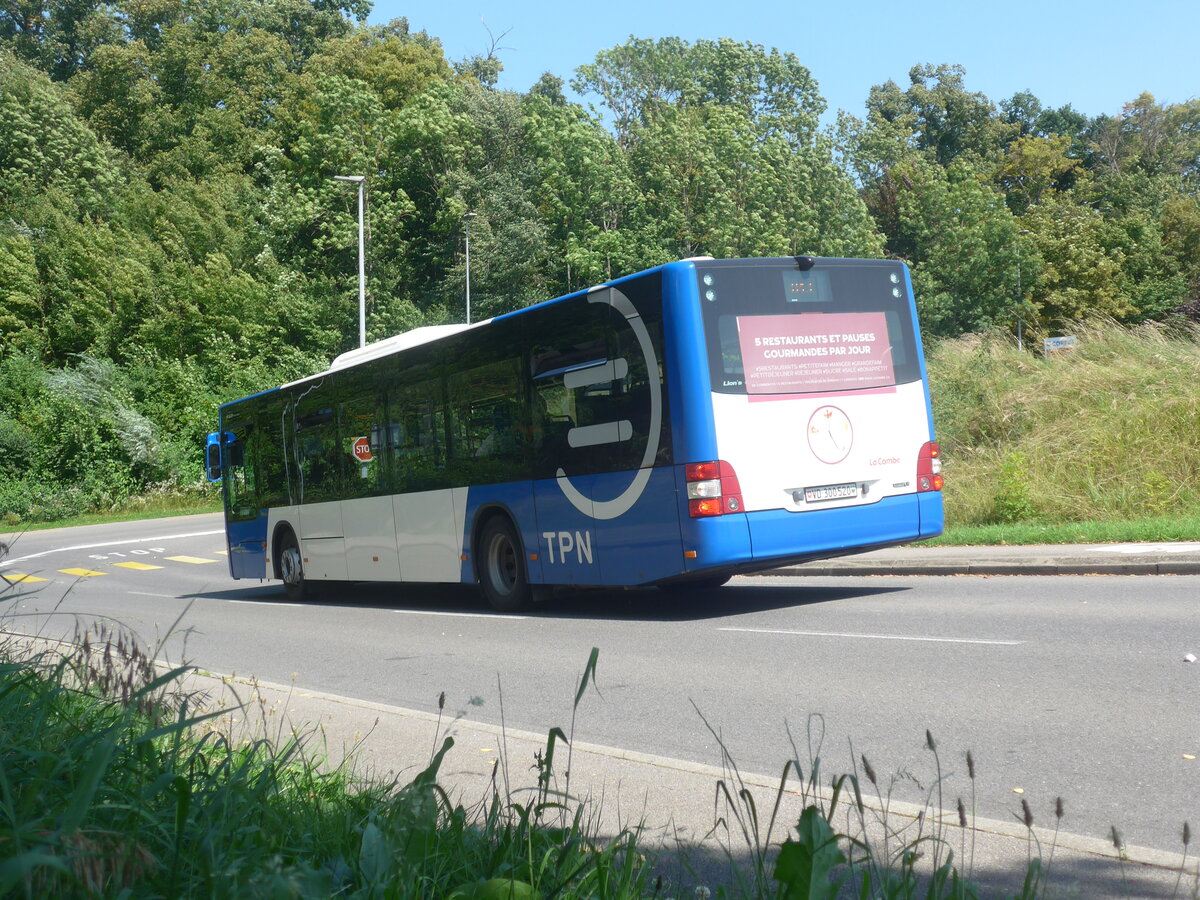 (227'332) - TPN Nyon - Nr. 130/VD 300'520 - MAN am 15. August 2021 beim Bahnhof Coppet