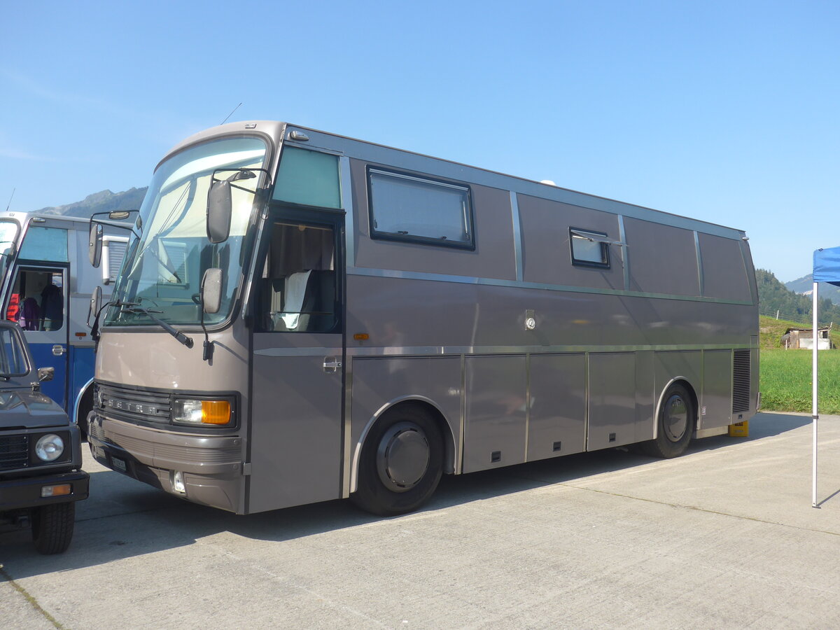 (227'406) - Regamey, Cordast - FR 118'364 - Setra am 21. August 2021 in Interlaken, Flugplatz