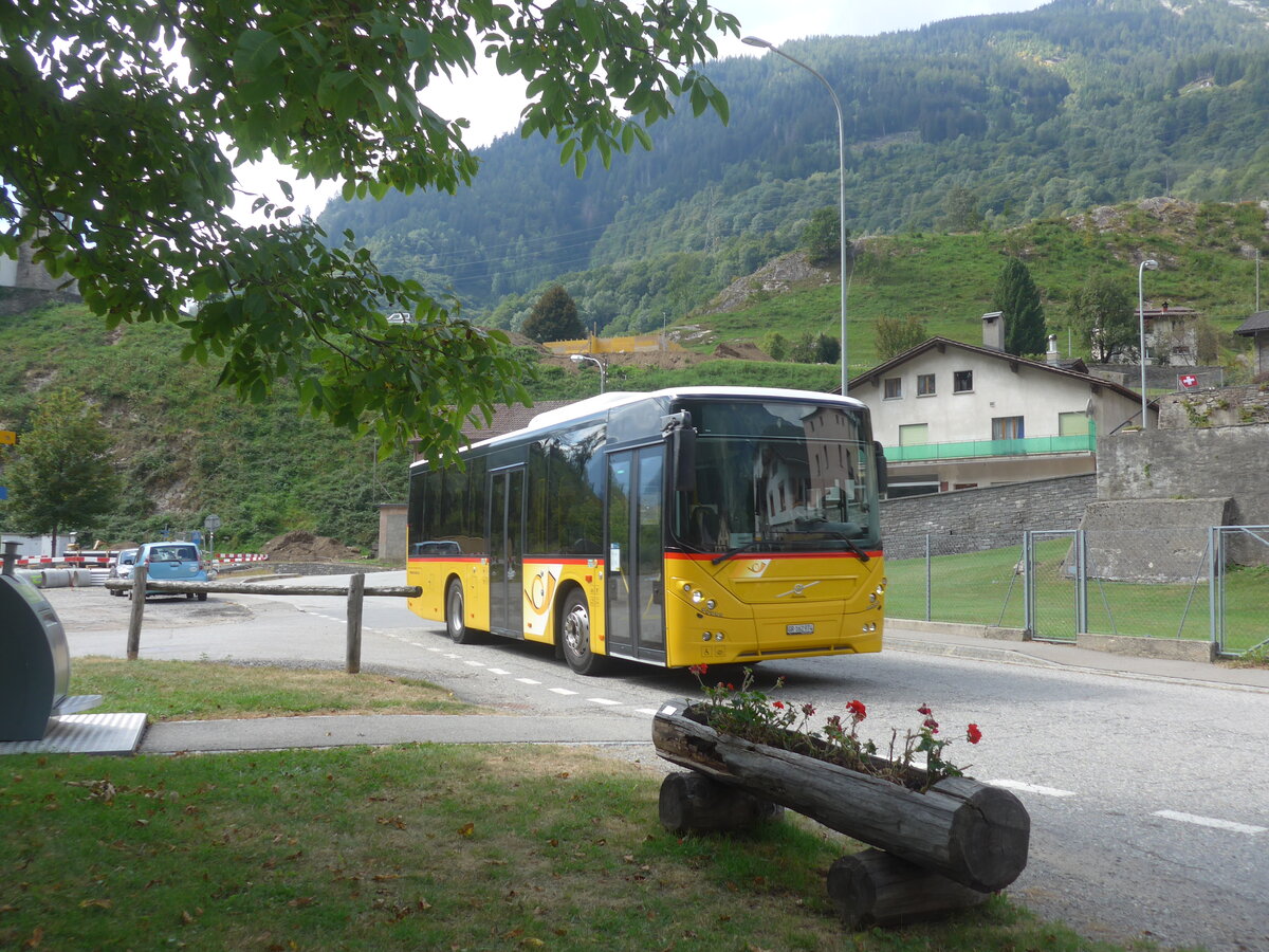 (227'940) - PostAuto Graubnden - GR 162'974 - Volvo am 11. September 2021 in Mesocco, Stazione