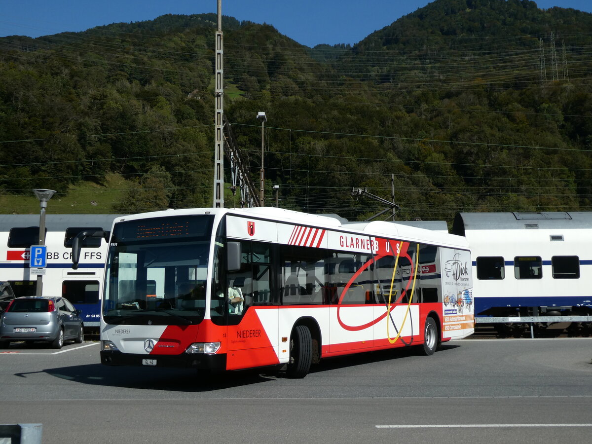 (228'597) - Niederer, Filzbach - Nr. 13/GL 40 - Mercedes am 2. Oktober 2021 beim Bahnhof Ziegelbrcke