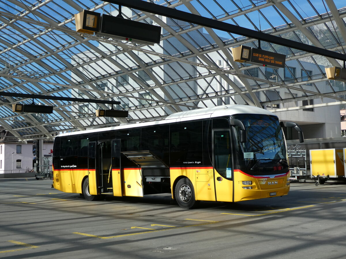 (229'233) - PostAuto Graubnden - GR 173'203 - MAN am 15. Oktober 2021 in Chur, Postautostation