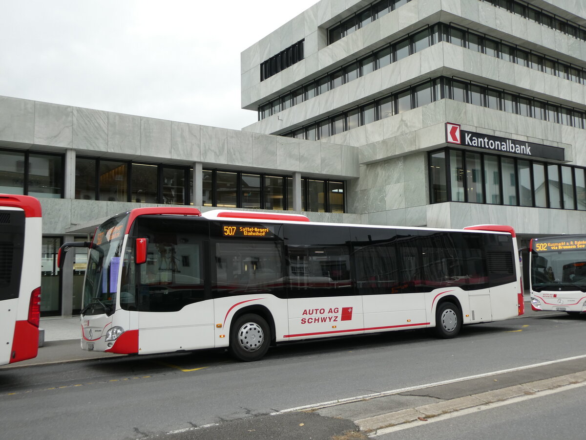 (229'644) - AAGS Schwyz - Nr. 3/SZ 5003 - Mercedes am 22. Oktober 2021 in Schwyz, Zentrum