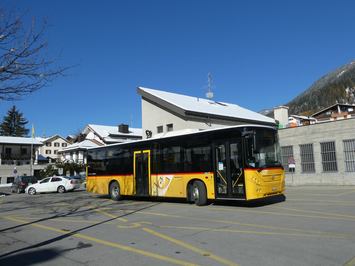 (230'022) - Reptrans, Salouf - GR 43'390 - Volvo am 6. November 2021 in Savognin, Post