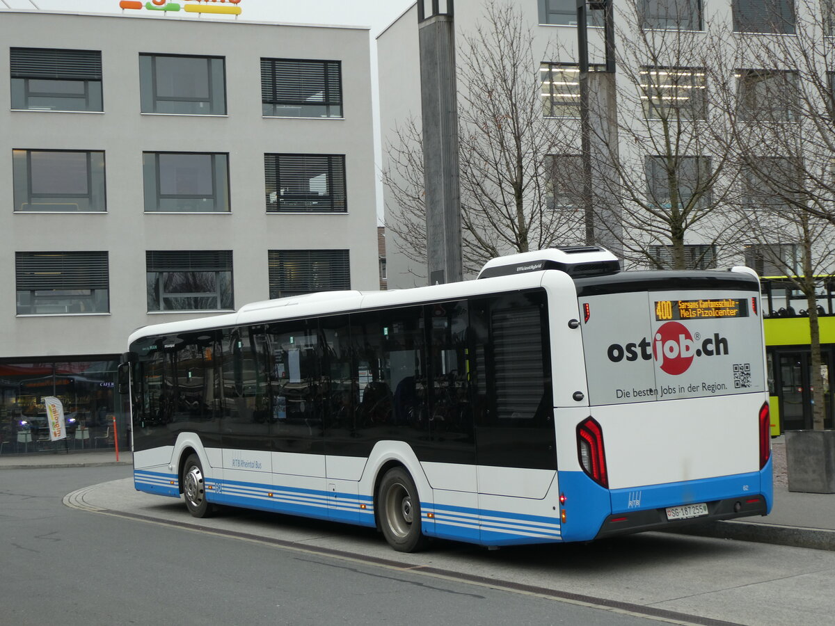 (230'576) - RTB Altsttten - Nr. 62/SG 187'255 - MAN am 12. November 2021 beim Bahnhof Sargans