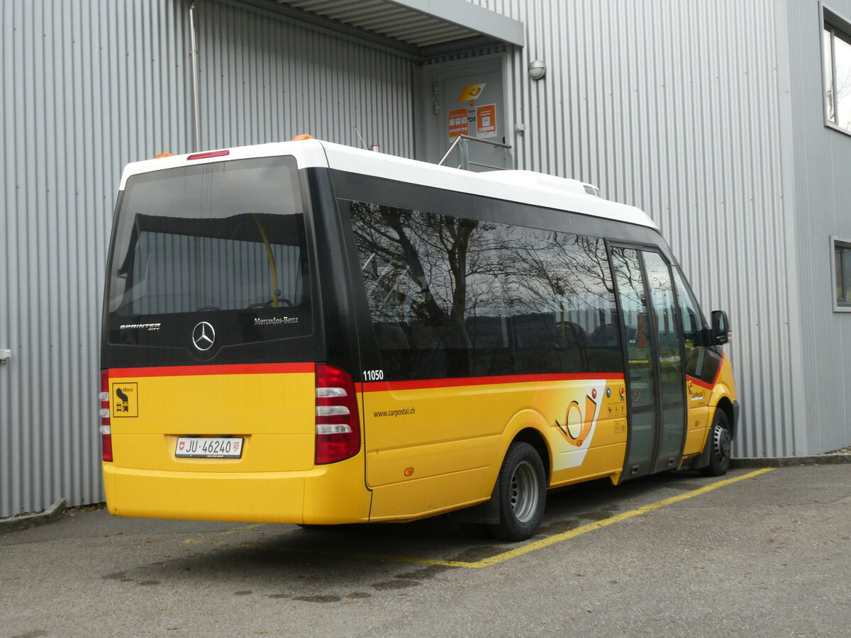 (230'600) - CarPostal Ouest - JU 46'240 - Mercedes am 13. November 2021 in Develier, Garage