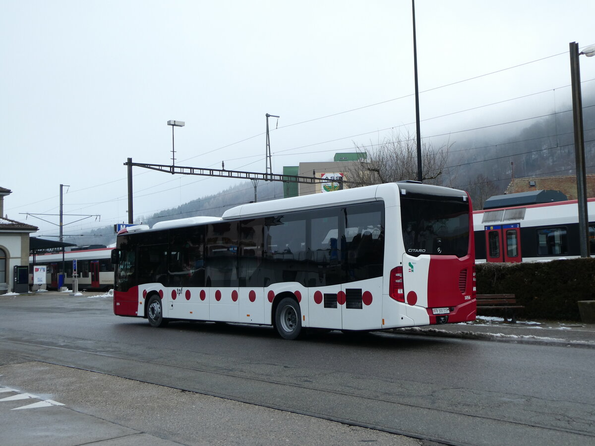 (231'137) - TPF Fribourg - Nr. 1056/FR 300'319 - Mercedes am 12. Dezember 2021 beim Bahnhof Moudon