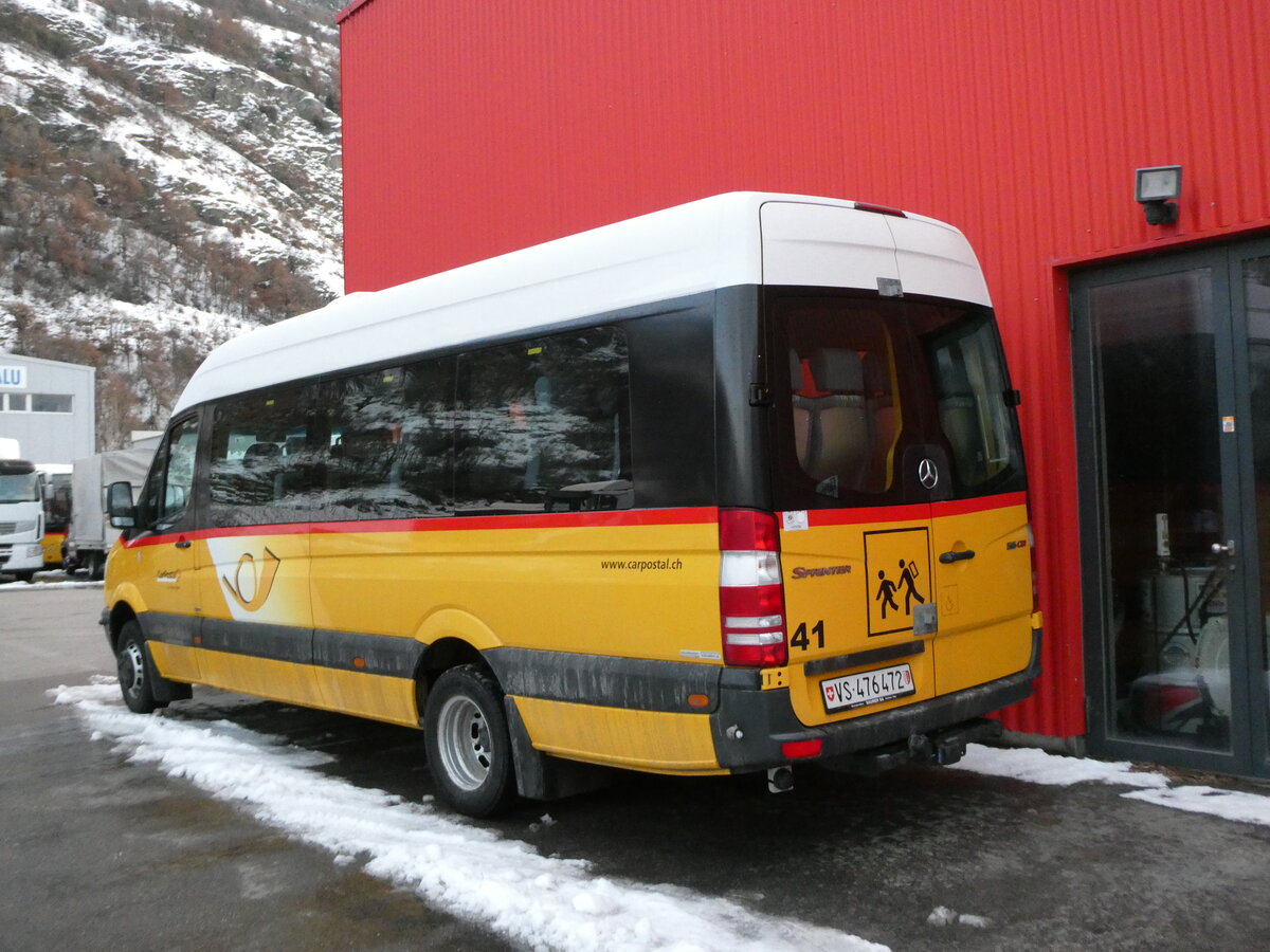 (231'199) - PostAuto Wallis - Nr. 41/VS 476'472 - Mercedes (ex TRD, Savise) am 12. Dezember 2021 in Saxon, Garage Visa