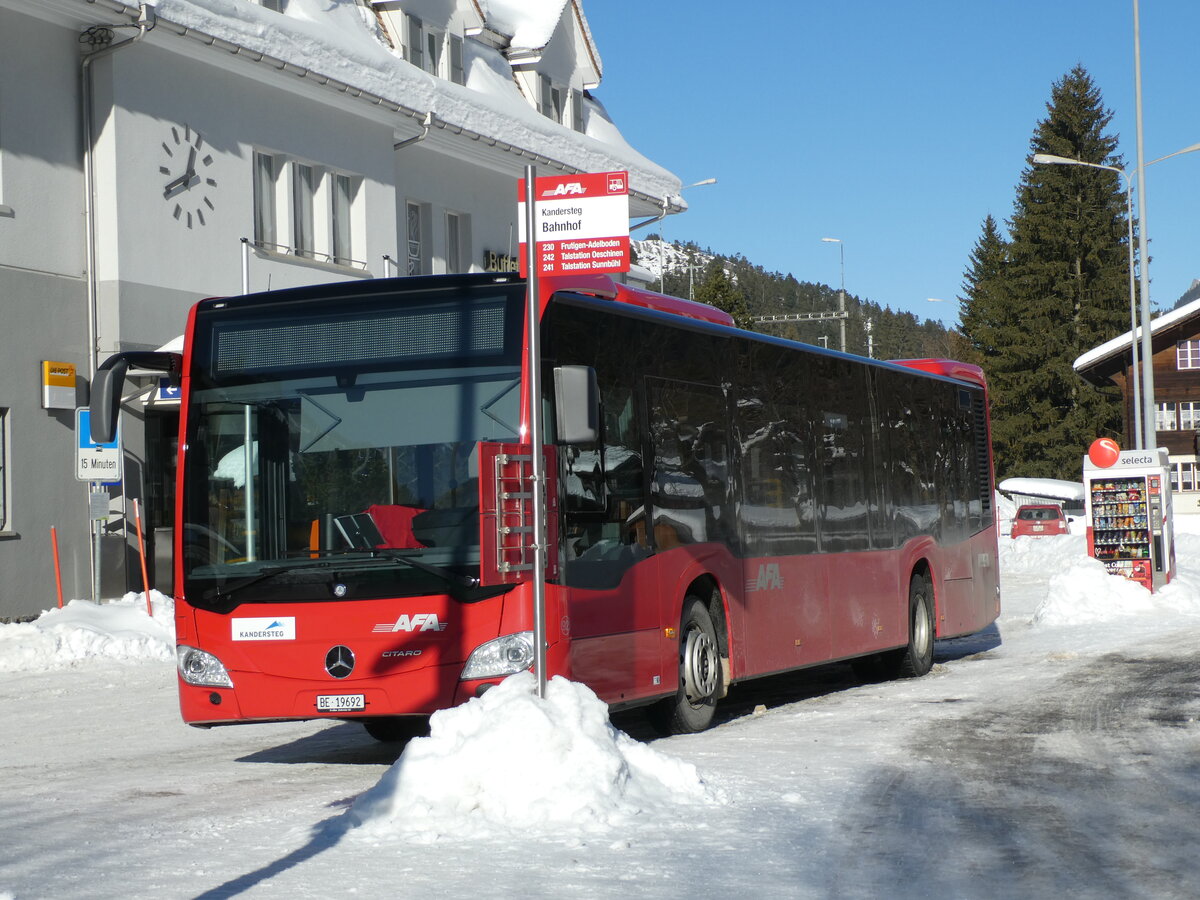 (231'370) - AFA Adelboden - Nr. 92/BE 19'692 - Mercedes am 16. Dezember 2021 beim Bahnhof Kandersteg