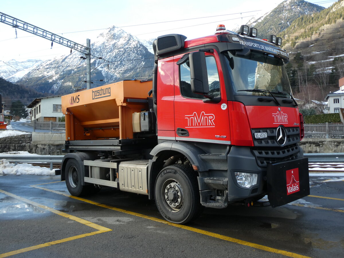 (231'718) - TMR Martigny - Nr. 37/VS 45'767 - Mercedes am 2. Januar 2022 in Orsires, Garage