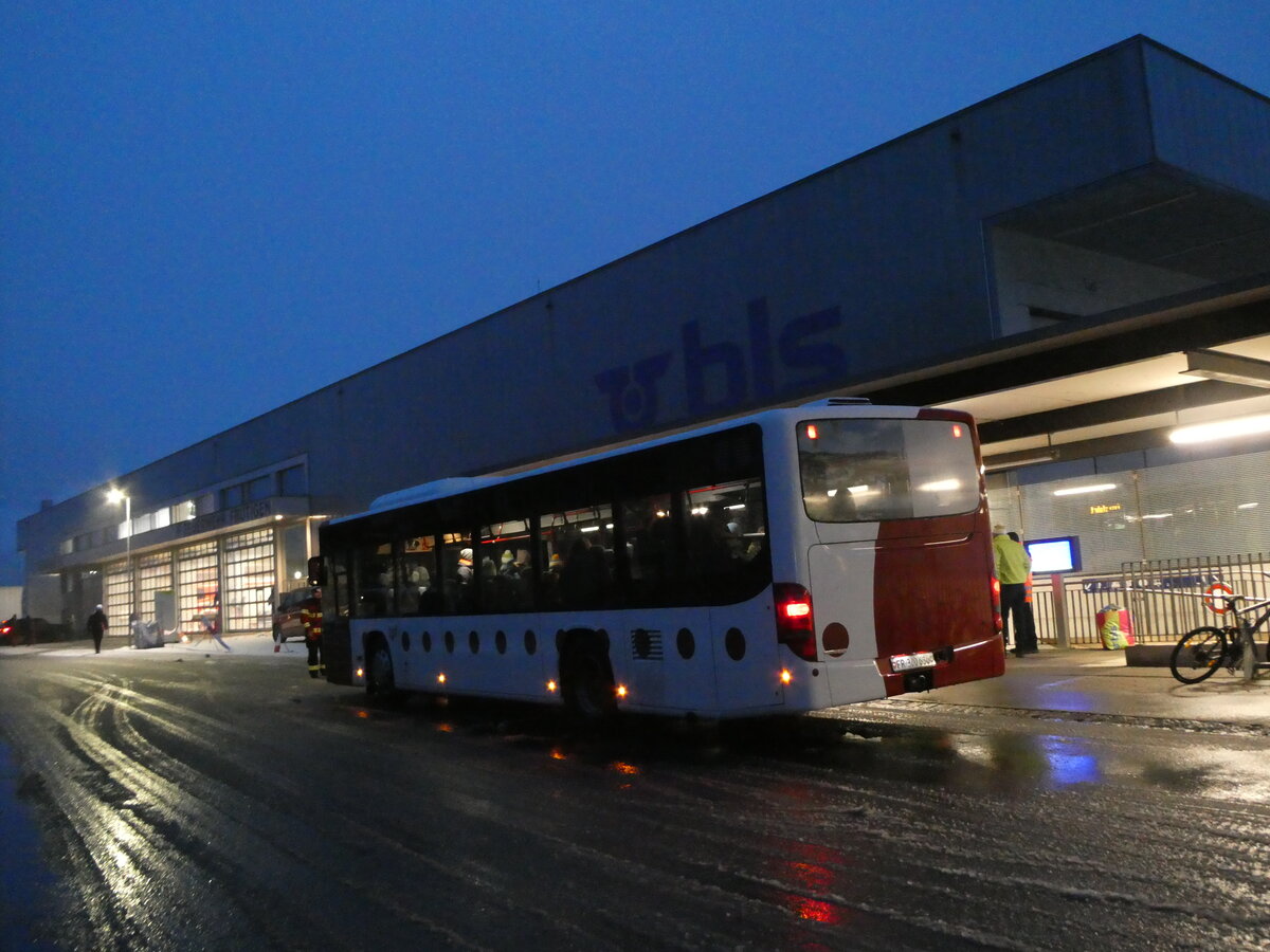 (231'787) - Wieland, Murten - Nr. 58/FR 300'636 - Setra am 9. Januar 2022 beim Bahnhof Frutigen