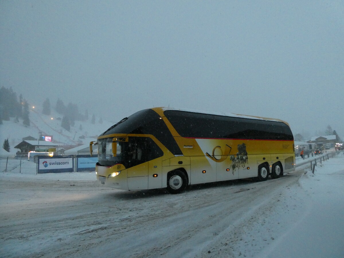 (231'788) - Tschannen, Zofingen - Nr. 22/AG 6803 - Neoplan (ex PostAuto Graubnden) am 9. Januar 2022 in Adelboden, Weltcup