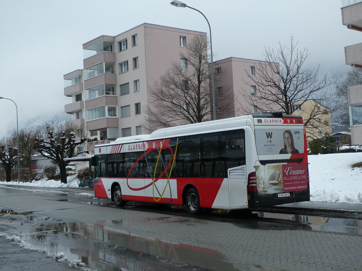 (231'978) - Niederer, Filzbach - Nr. 14/GL 46 - Mercedes am 10. Januar 2022 beim Bahnhof Nfels-Mollis