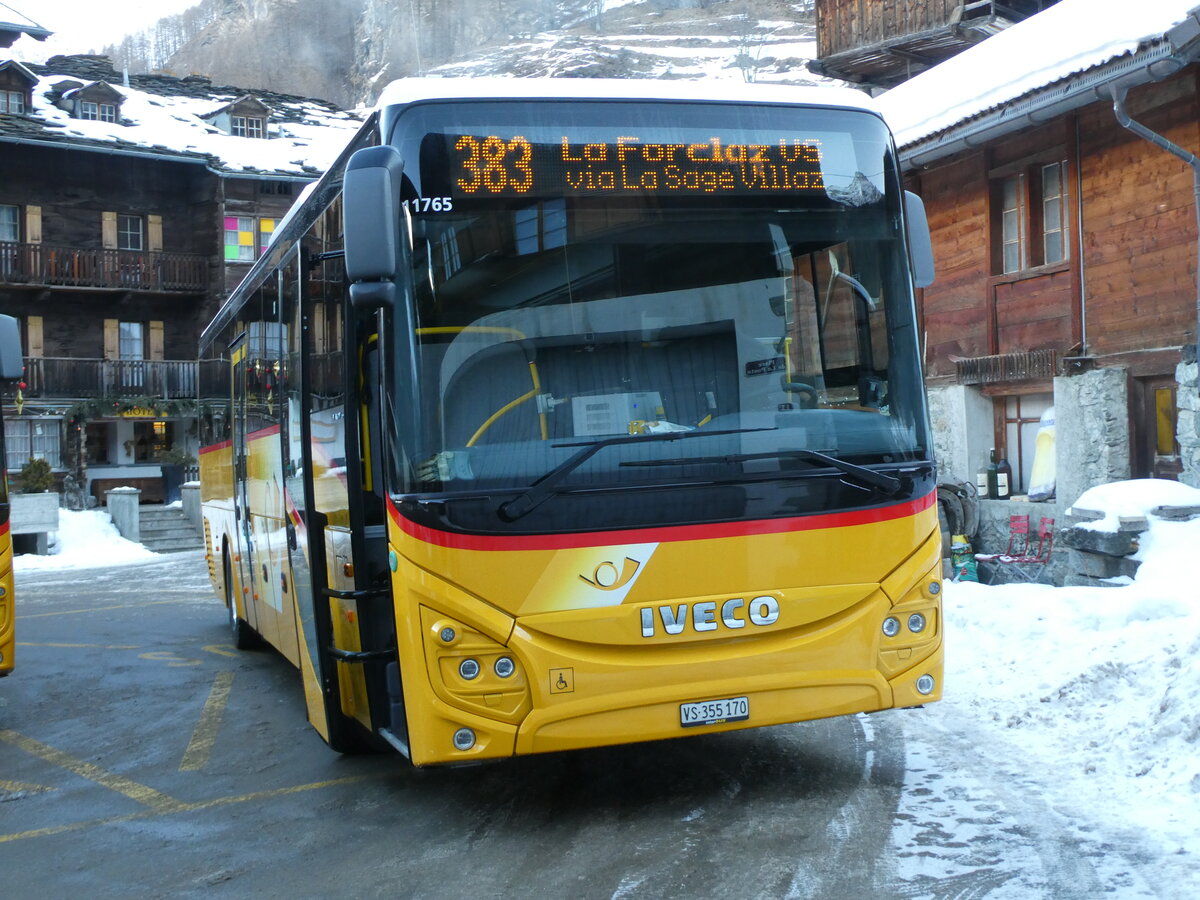 (232'175) - PostAuto Wallis - VS 355'170 - Iveco am 21. Januar 2022 in Les Haudres, Centre