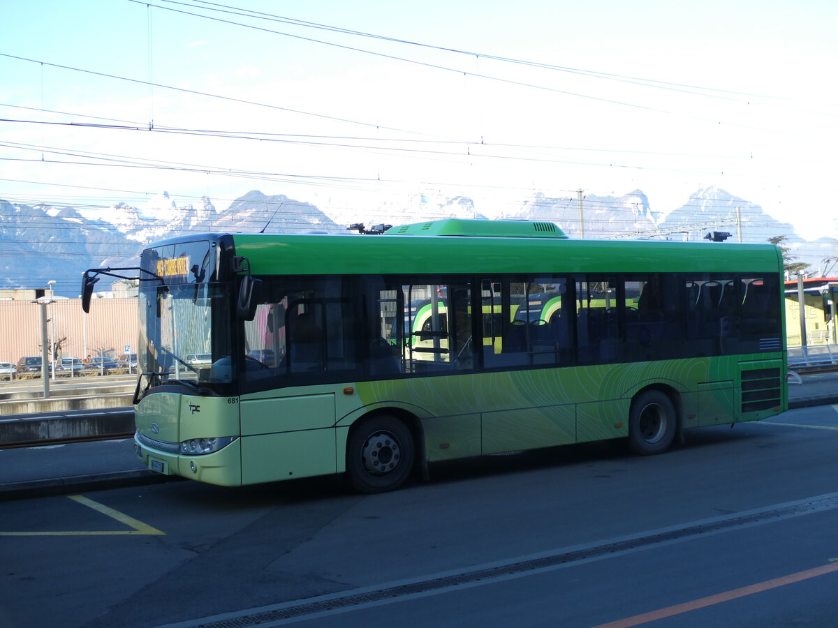 (232'438) - TPC Aigle - Nr. 681/VD 467'725 - Solaris am 29. Januar 2022 beim Bahnhof Aigle