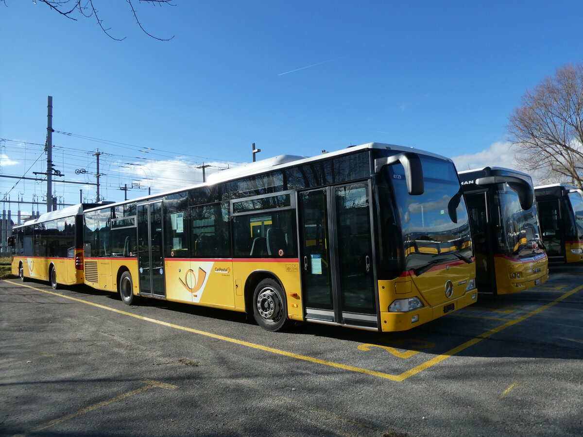 (232'506) - CarPostal Ouest (VD 570'809) - Mercedes (ex SAPJV, L'Isle Nr. 13) am 30. Januar 2022 in Yverdon, Garage