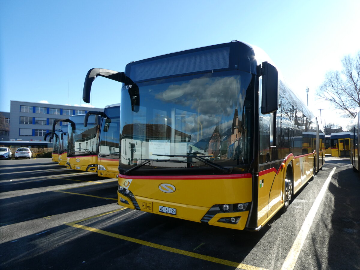 (232'522) - CarPostal Ouest - VD 563'295 - Solaris am 30. Januar 2022 in Yverdon, Garage