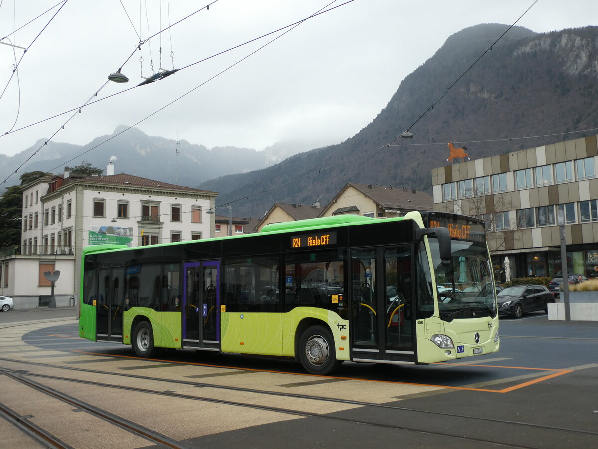 (232'579) - TPC Aigle - Nr. 456/VS 479'135 - Mercedes (ex Ledermair, A-Schwaz) am 31. Januar 2022 beim Bahnhof Aigle