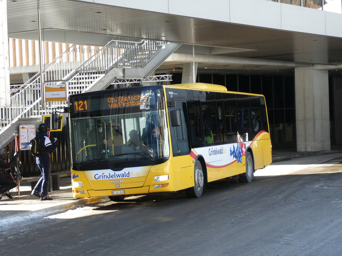 (232'863) - Grindelwaldbus, Grindelwald - Nr. 11/BE 261'865 - MAN/Gppel am 13. Februar 2022 in Grindelwald, Terminal