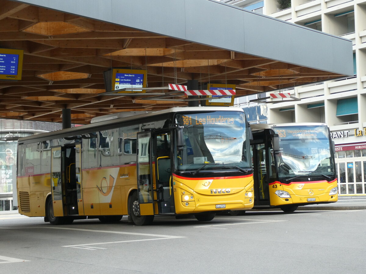 (233'001) - PostAuto Wallis - Nr. 31/VS 449'945 - Iveco am 20. Februar 2022 beim Bahnhof Sion