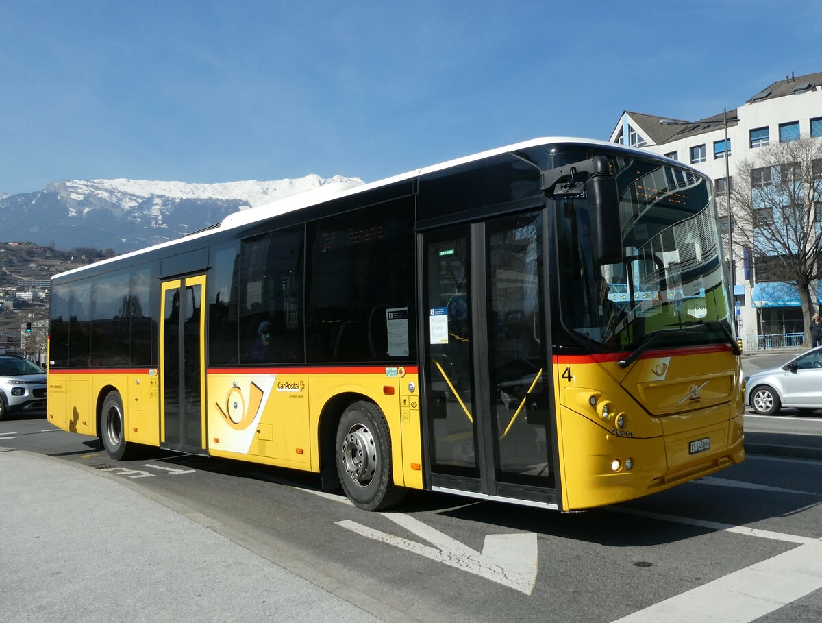 (233'433) - Lathion, Sion - Nr. 4/VS 145'606 - Volvo am 7. Mrz 2022 beim Bahnhof Sion