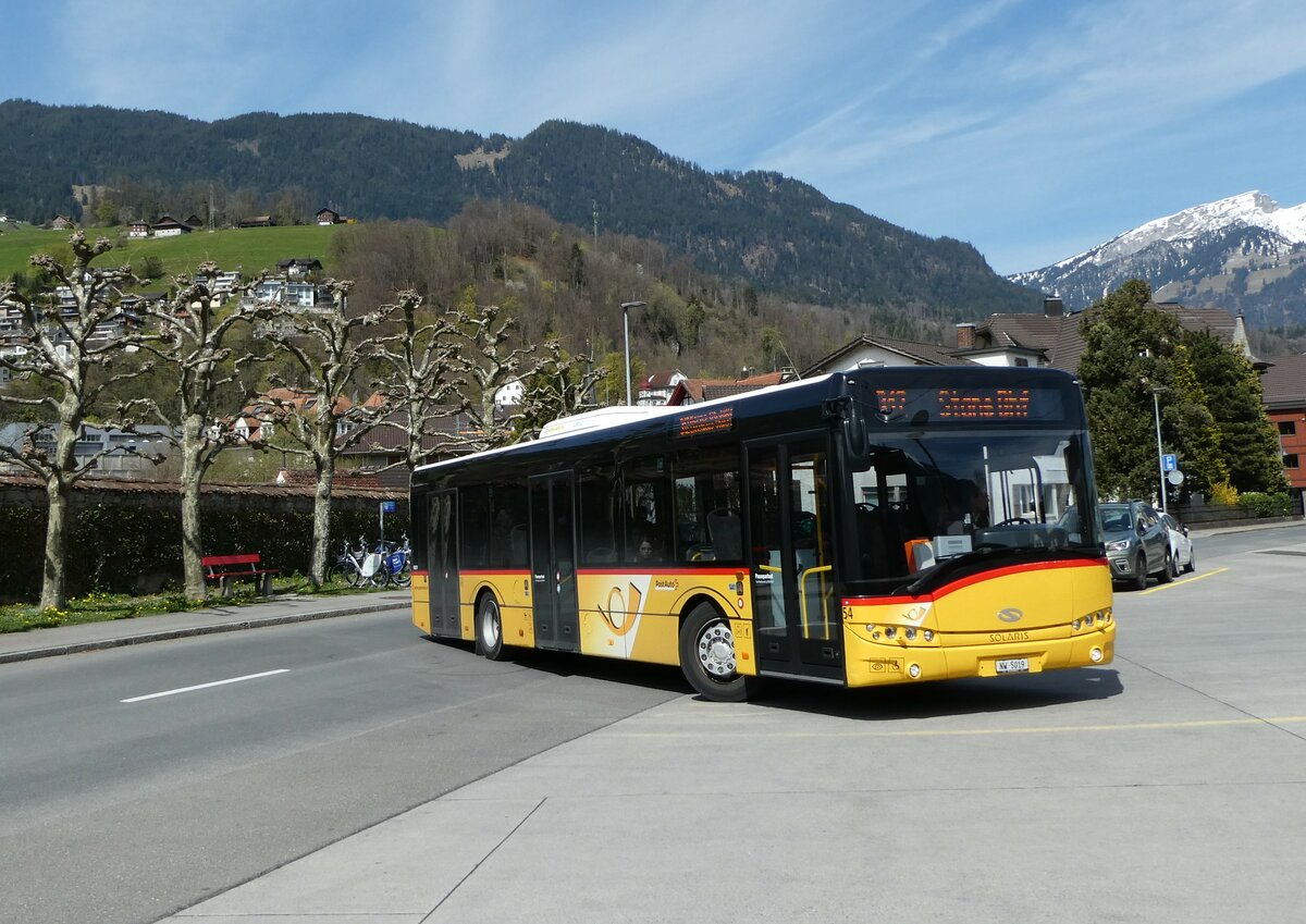 (234'400) - PostAuto Zentralschweiz - Nr. 54/NW 5019 - Solaris (ex Thepra, Stans Nr. 19) am 11. April 2022 beim Bahnhof Sarnen