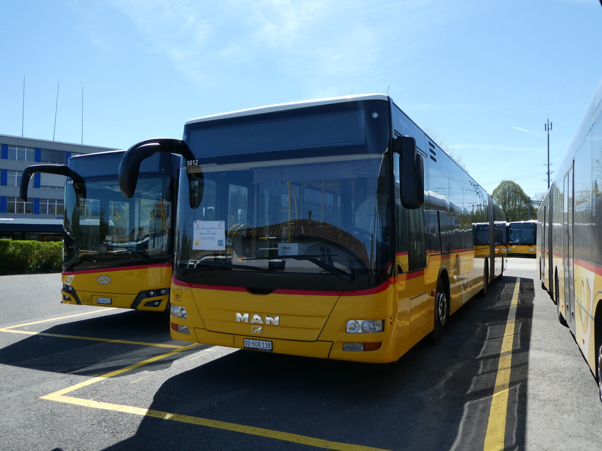 (234'752) - CarPostal Ouest - VD 608'138 - MAN (ex NE 165'376; ex VD 495'042) am 18. April 2022 in Yverdon, Garage