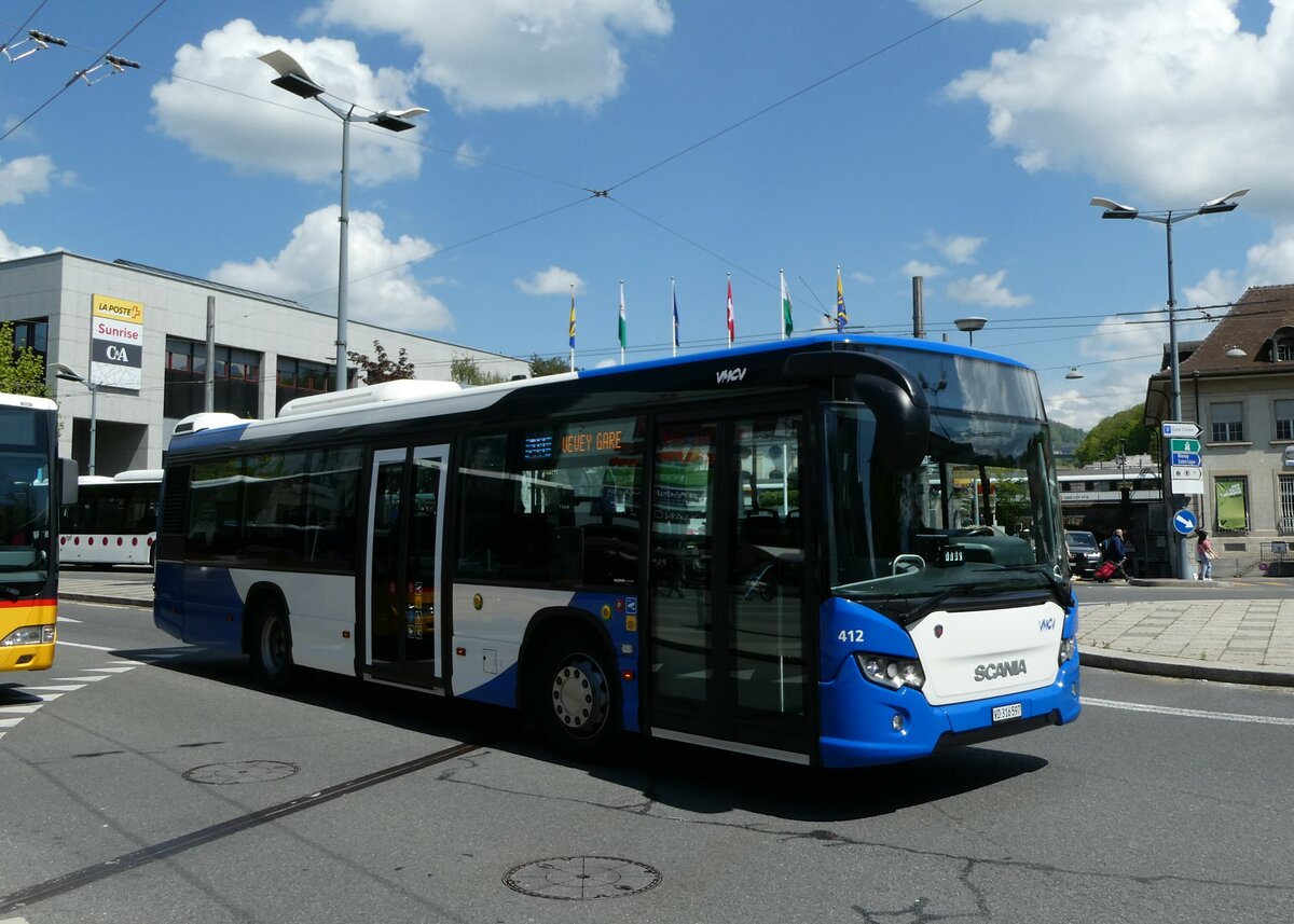 (234'940) - VMCV Clarens - Nr. 412/VD 316'597 - Scania am 30. April 2022 beim Bahnhof Vevey