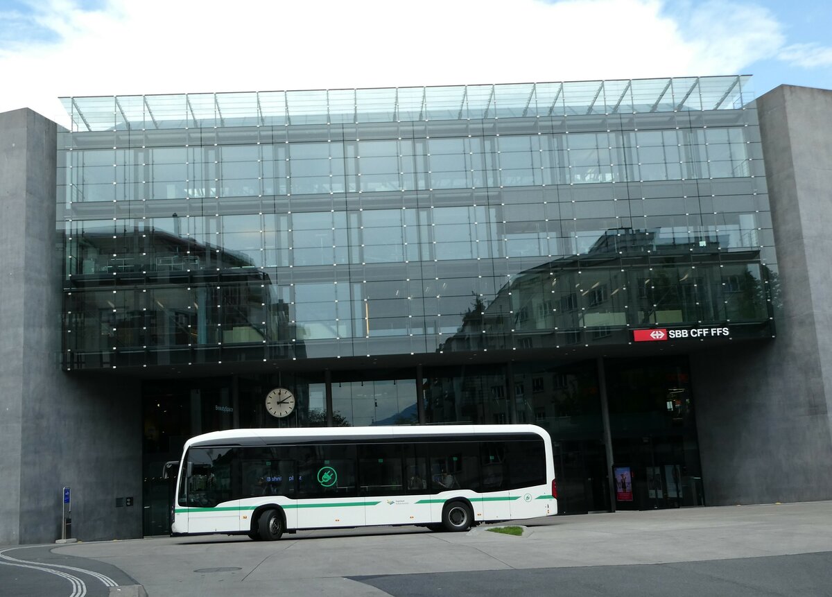 (235'185) - ZVB Zug - Nr. 141/ZG 88'141 - Mercedes am 4. Mai 2022 beim Bahnhof Zug